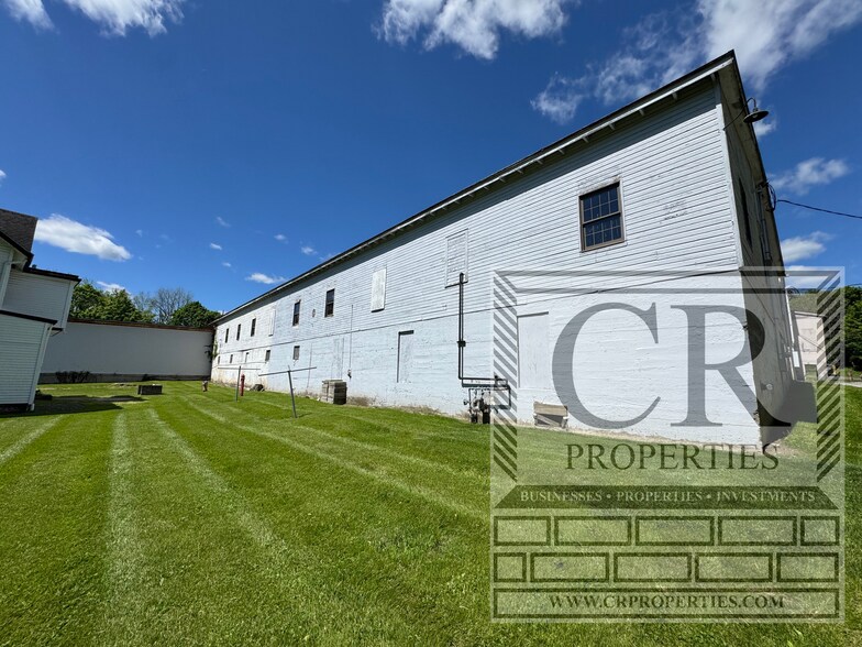 More Photos Of 155 Vineyard Ave, Highland Service For Sale