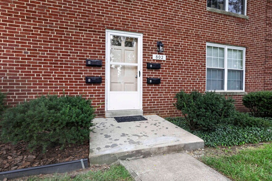 More Photos Of 802 Kenwick Rd, Columbus Apartments For Sale