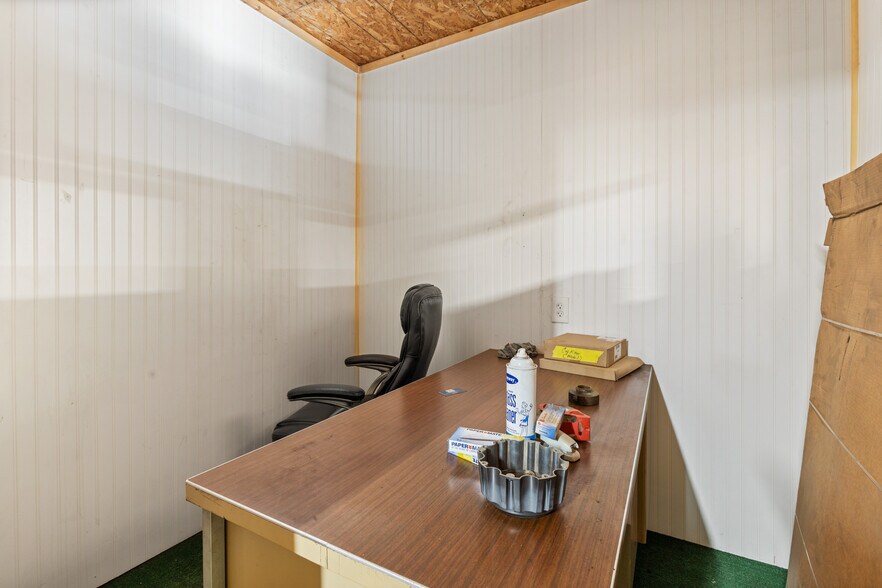 More Photos Of 381 Portland St, Berwick Service For Lease