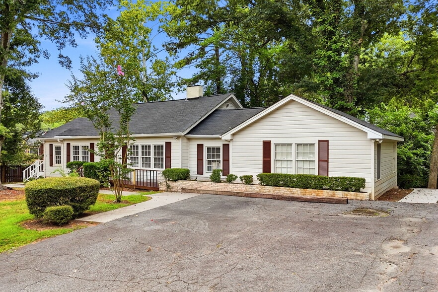 More Photos Of 255 Norcross St, Roswell Office For Lease