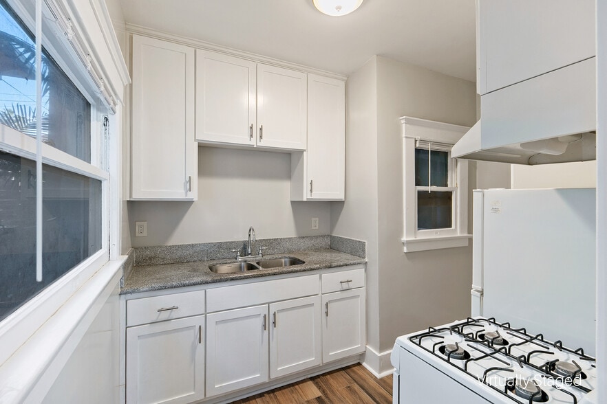 More Photos Of 32 Orange Ave, Long Beach Apartments For Sale