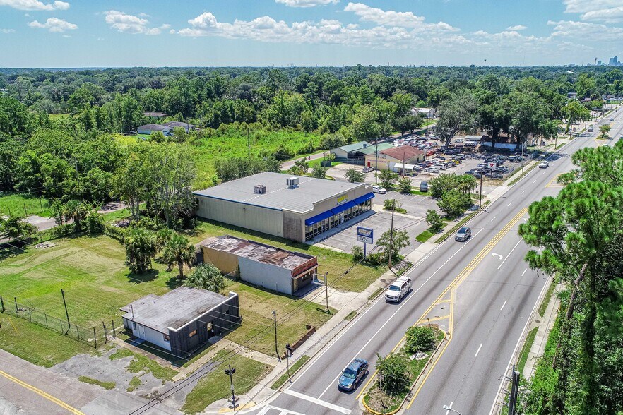 More Photos Of 8807 Lem Turner Rd, Jacksonville Freestanding For Sale