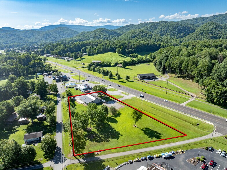 More Photos Of 8123 E Lamar Alexander Pky, Townsend Restaurant For Sale