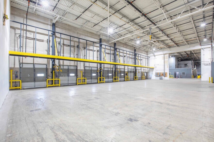More Photos Of 6100-6284 McIntosh Rd, Sarasota Refrigeration Cold Storage For Lease