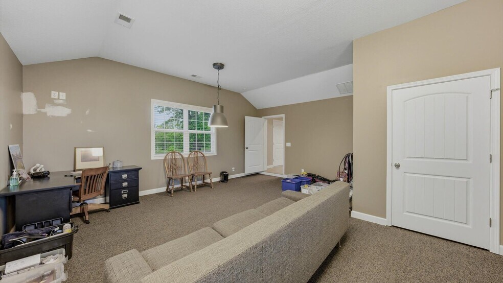 More Photos Of 2450 NW Lowenstein Dr, Lee's Summit Flex For Sale