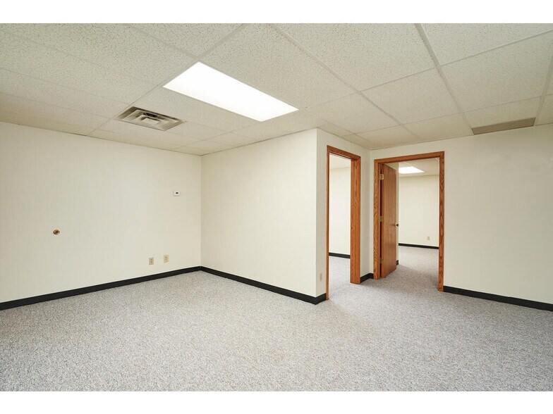 More Photos Of 727 Graham Rd, Cuyahoga Falls Medical For Sale