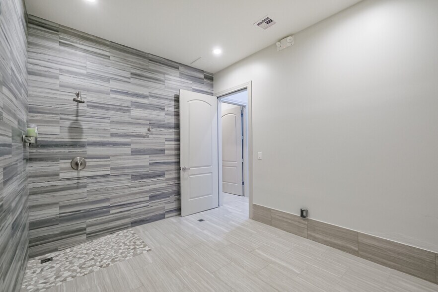 More Photos Of 21733 Provincial Blvd, Katy Loft Creative Space For Sale