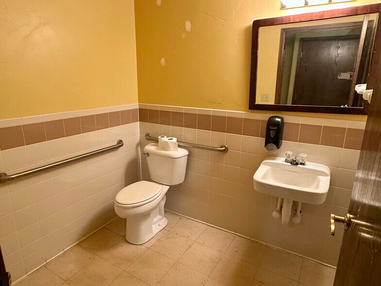 More Photos Of 2670 Copper Ridge Cir, Steamboat Springs Warehouse For Lease