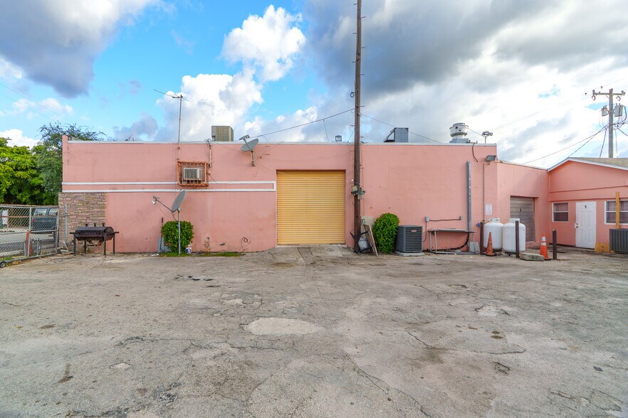 More Photos Of 341 SE 2nd Ave, Delray Beach Restaurant For Sale