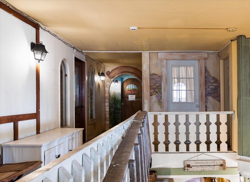 More Photos Of 619 Commercial Ave, Anacortes Storefront Retail Office For Sale