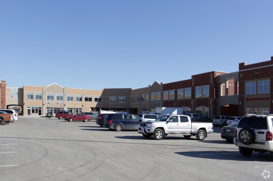 Primary Photo Of 483 Dundas St W, Oakville Office For Lease