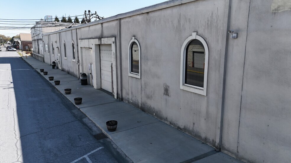 More Photos Of 326 S Marble St, Rockmart Distribution For Sale