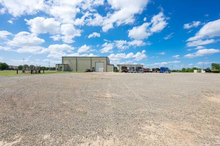 More Photos Of 13020 S Sunnylane Rd, Moore Industrial For Lease