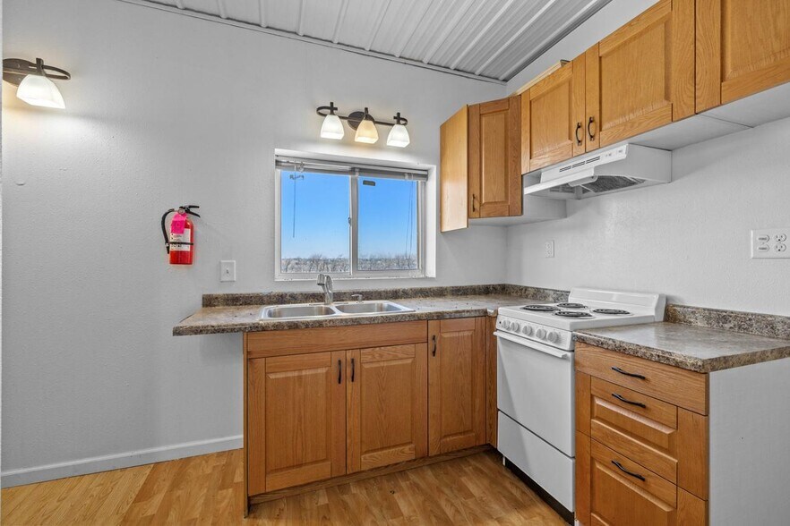 More Photos Of 2708 30th Ave NE, Minot Manufacturing For Sale