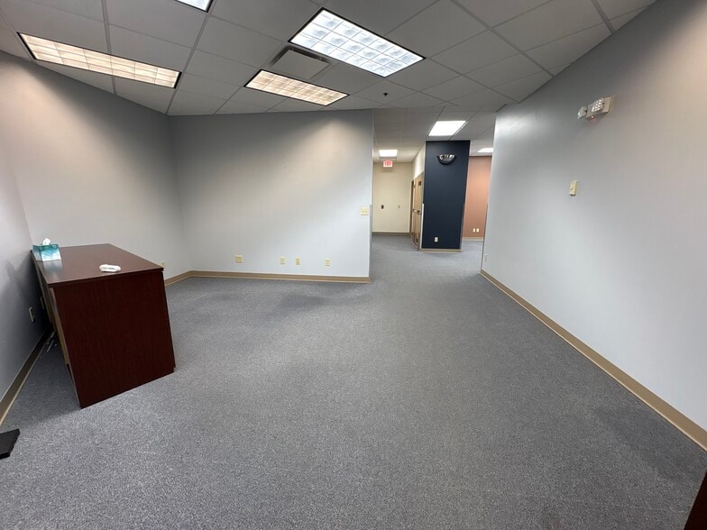 More Photos Of 3589 Sagamore Pky, Lafayette Office For Lease
