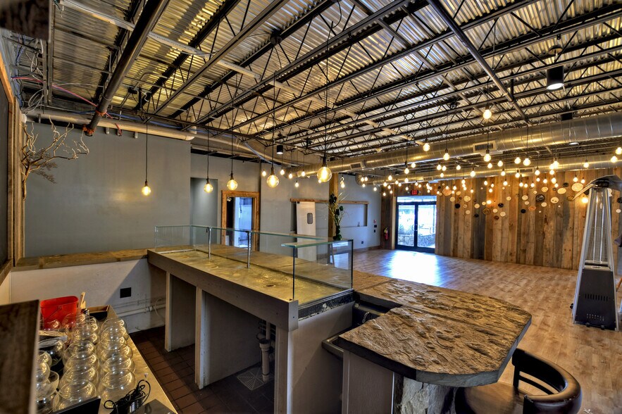 More Photos Of 588 E Main St, Blue Ridge Restaurant For Lease