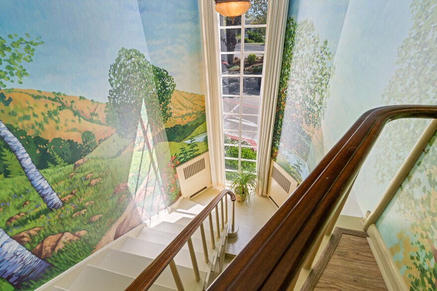 More Photos Of 1001 Cherry Heights Rd, The Dalles Flex For Sale