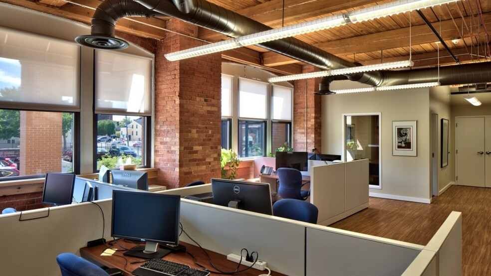 More Photos Of 85 Allen St, Rochester Office Residential For Lease