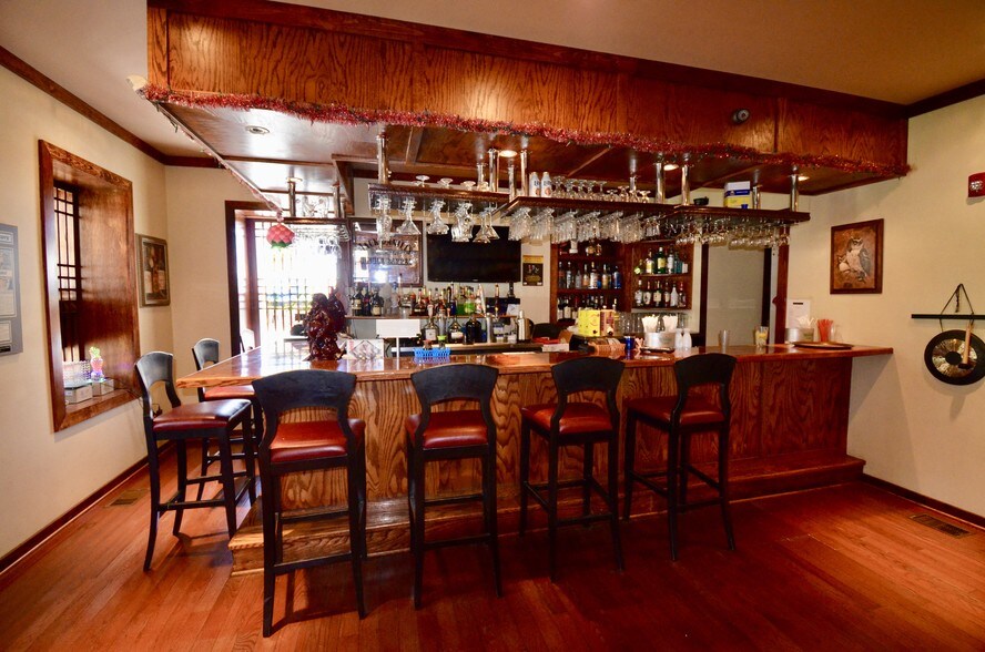 More Photos Of 1495 Farmington Ave, Pottstown General Retail For Sale