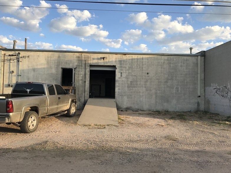 More Photos Of 1514 E 8th St, Odessa Storefront For Lease