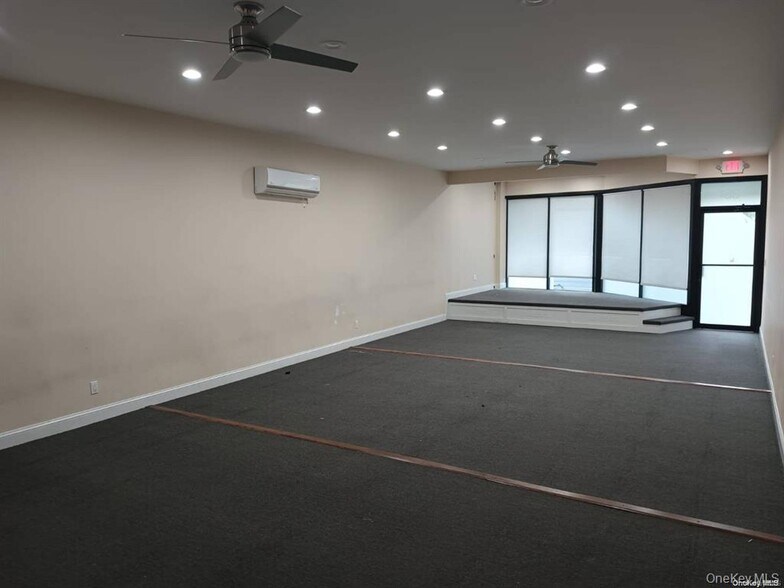More Photos Of 351-357 W Sunrise Hwy, Freeport Storefront Retail Office For Lease