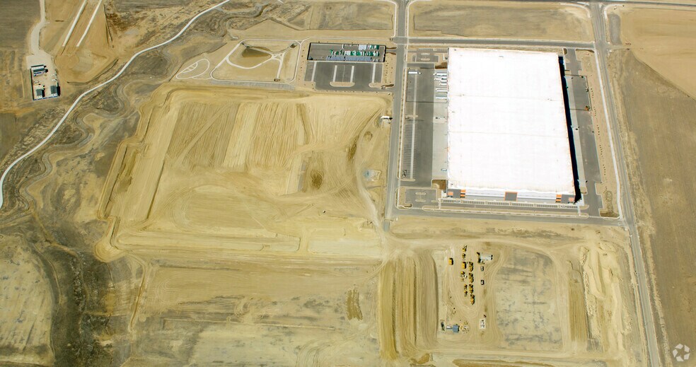 More Photos Of SEC E 64th Ave & E-470, Aurora Distribution For Sale