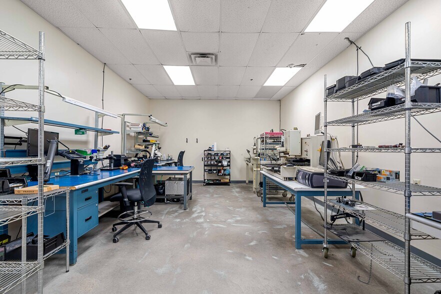 More Photos Of 63 Neck Rd, Haverhill Light Manufacturing For Sale