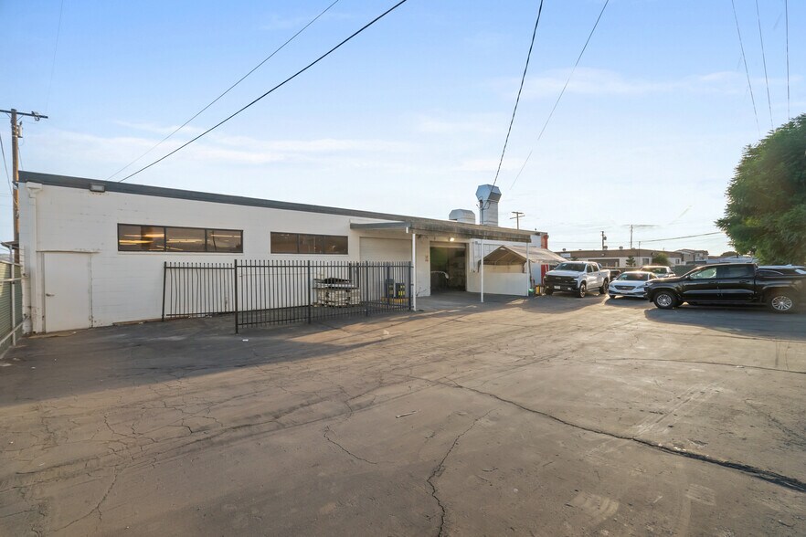 More Photos Of 575-577 E Edna Pl, Covina Warehouse For Lease