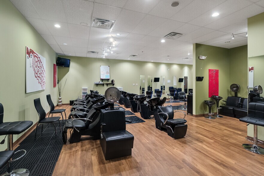 More Photos Of 1288 Sycamore View Rd, Memphis Medical For Sale