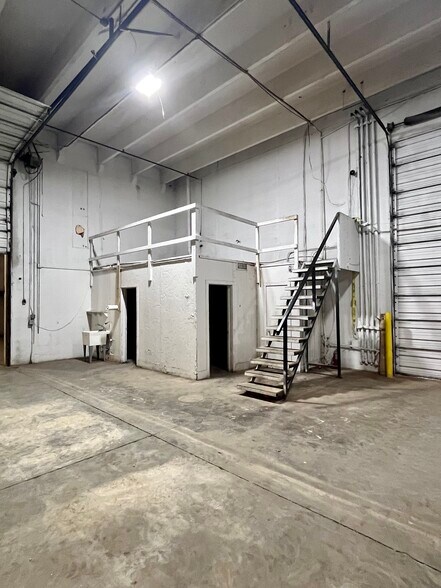 More Photos Of 1200 N Main St, Noble Warehouse For Lease