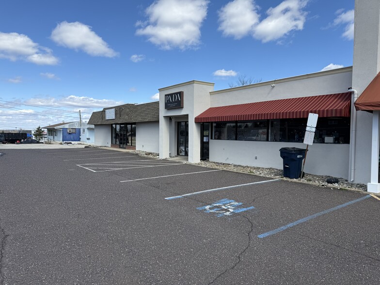 More Photos Of 3815 Ridge Pike, Collegeville General Retail For Sale