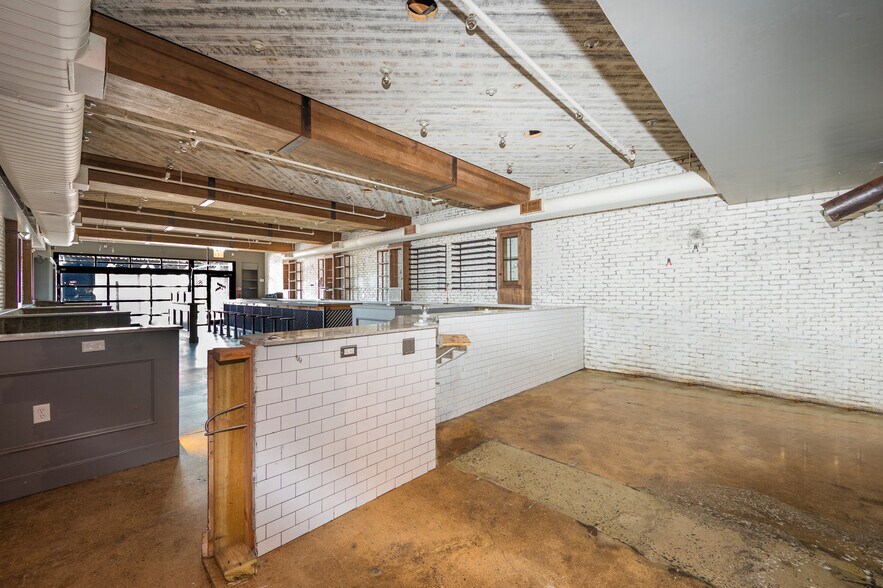 More Photos Of 12 Minthorne St, Staten Island Restaurant For Lease