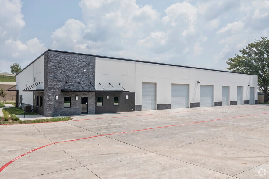Primary Photo Of 2718 Virginia Cir, Denton Warehouse For Sale