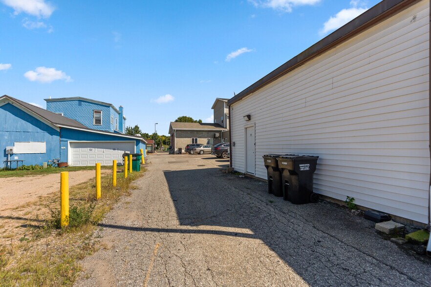 More Photos Of 122 W Superior St, Wayland Storefront For Sale