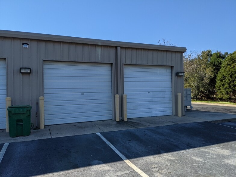 More Photos Of 359 Enterprise Dr, Valdosta Light Distribution For Lease