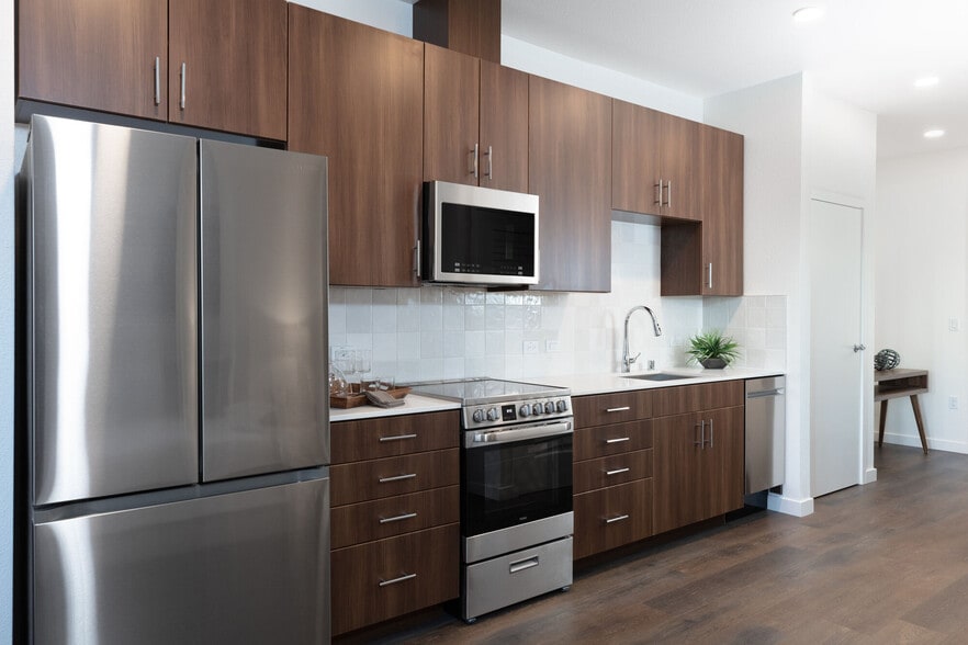 More Photos Of 126 N Rollins Rd, Millbrae Apartments For Lease