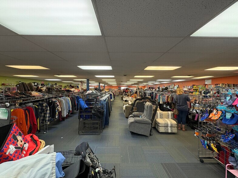 More Photos Of 1202 NW 4th St, Grand Rapids Freestanding For Sale