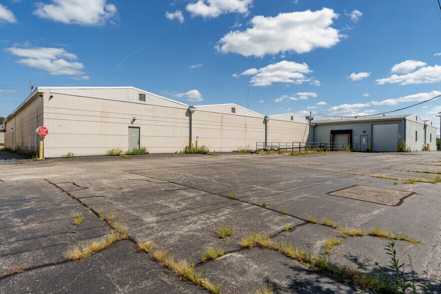 More Photos Of 6212 Material Ave, Loves Park Warehouse For Sale