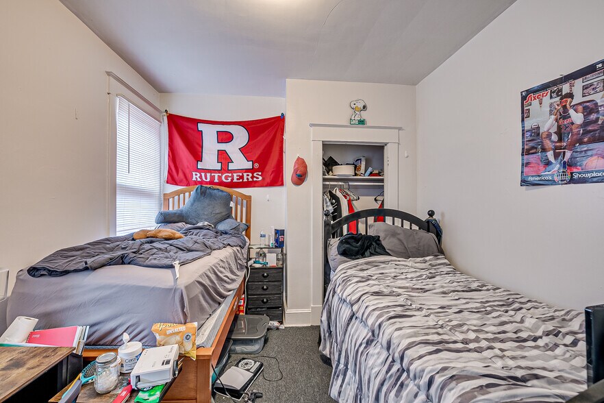 More Photos Of 60 Huntington St, New Brunswick Apartments For Sale