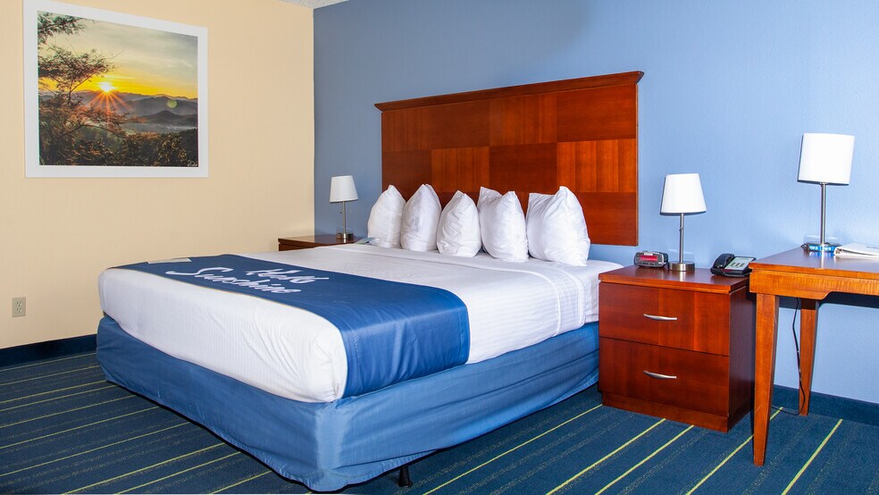 More Photos Of 701 W US Highway 50, Gunnison Hotel For Sale