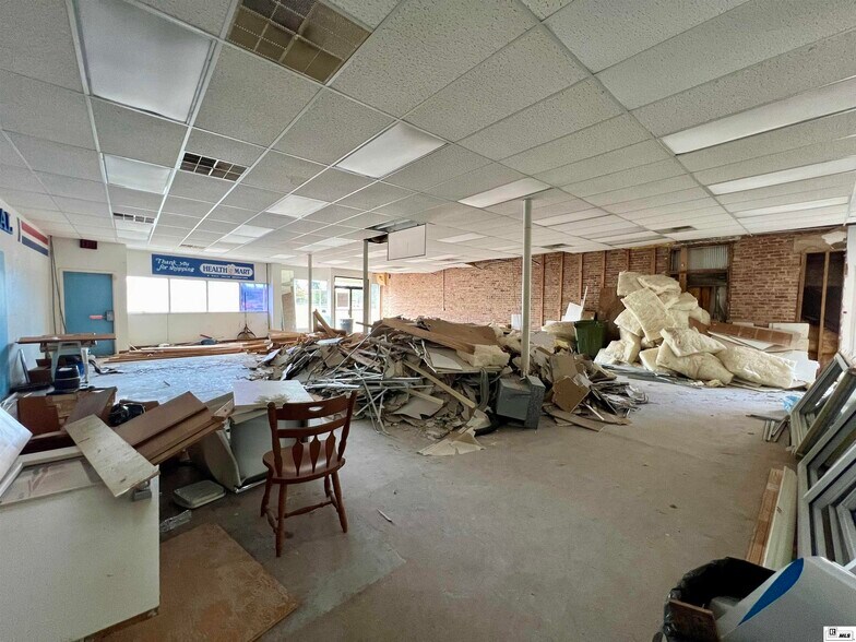 More Photos Of 348 Desiard St, Monroe Drugstore For Lease