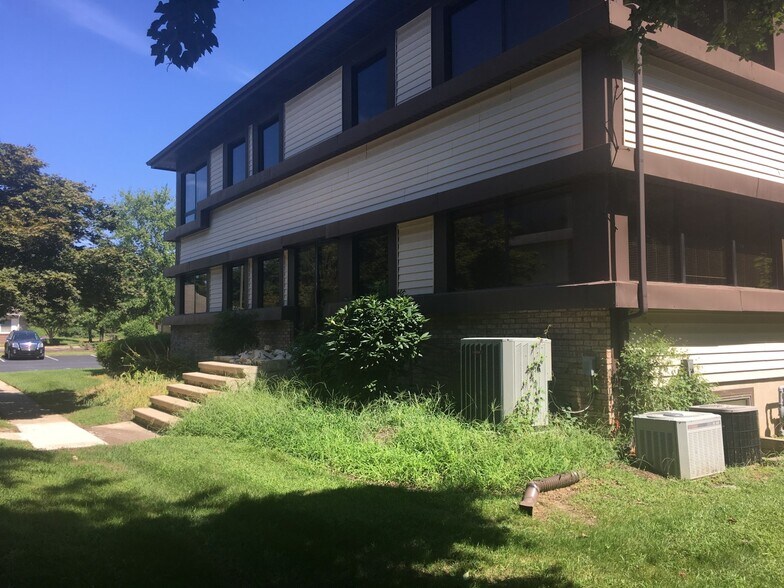 More Photos Of 838 Walker Sq, Dover Office For Sale
