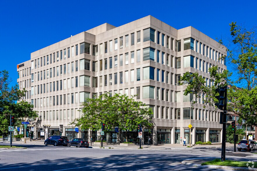 More Photos Of 3525-3535 Ch Queen-Mary, Montréal Office For Sale