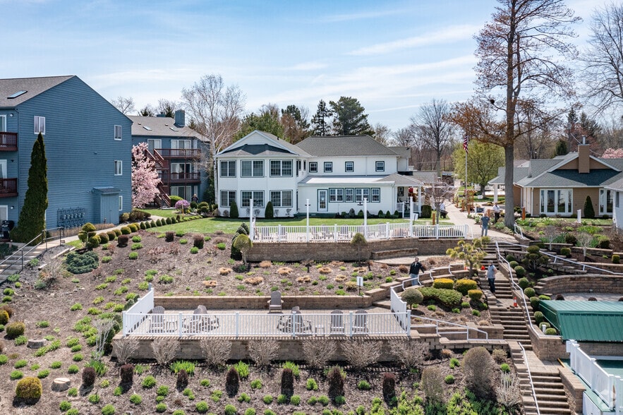 More Photos Of 5653 Lake Rd, Geneva Hotel For Sale