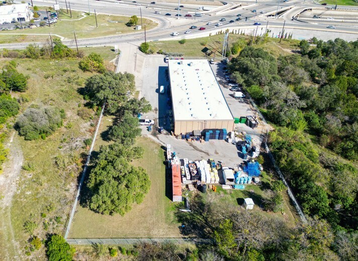 More Photos Of 505 Yager Ln W, Austin Warehouse For Lease