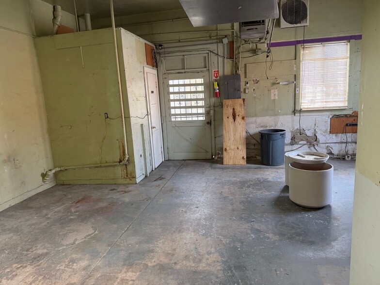 More Photos Of 8568-8570 Washington Blvd, Culver City Office For Lease