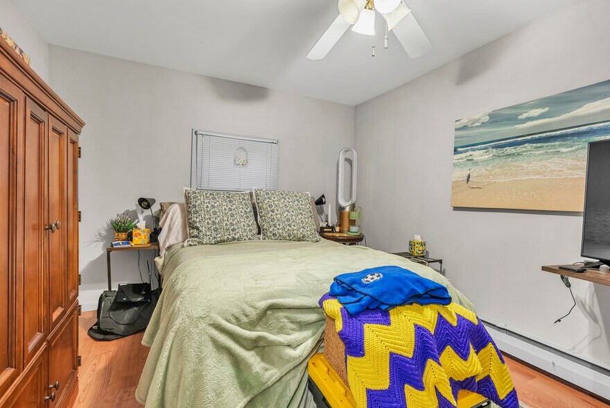 More Photos Of 238 Stuyvesant Ave, Lyndhurst Flex For Sale