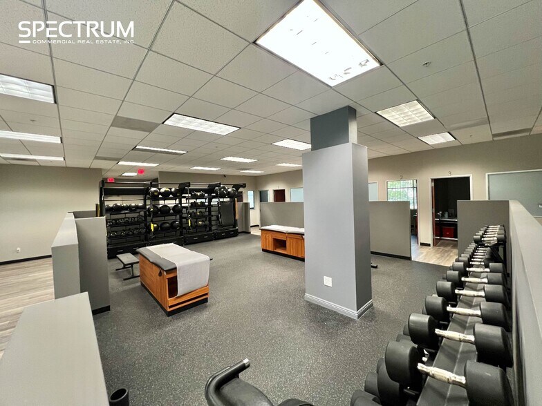 More Photos Of 21060 Centre Pointe Pky, Santa Clarita Medical For Sale