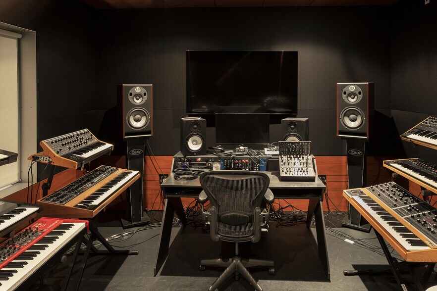 More Photos Of 1630 Euclid St, Santa Monica Loft Creative Space For Lease
