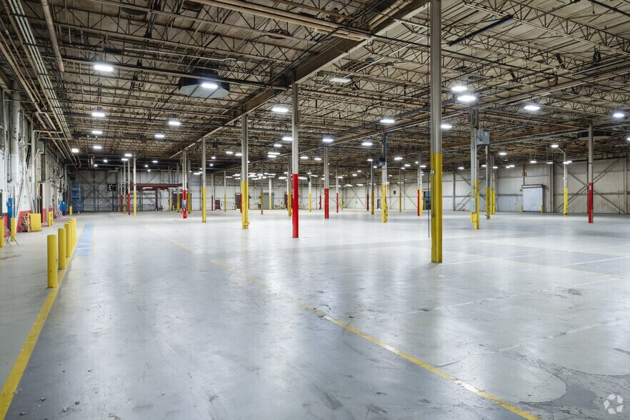 More Photos Of 90 Christ School Rd, Arden Distribution For Lease